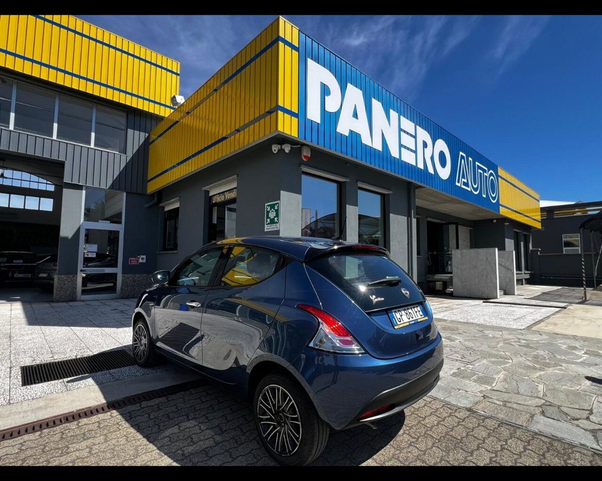 Lancia Ypsilon 1.0 FireFly 5 porte S&S Hybrid Ecochic Gold (9)