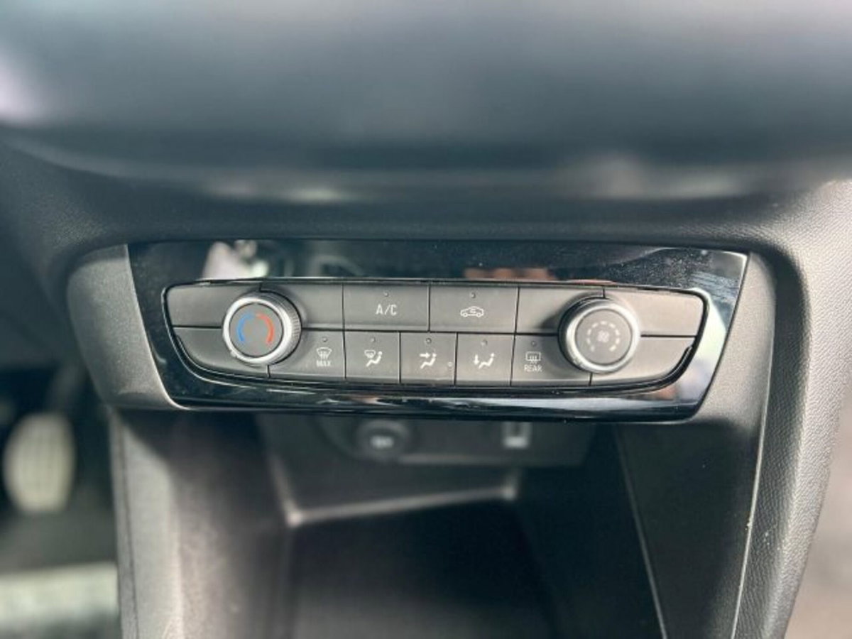 Opel Corsa 1.2 hybrid GS 100cv dct6 (12)