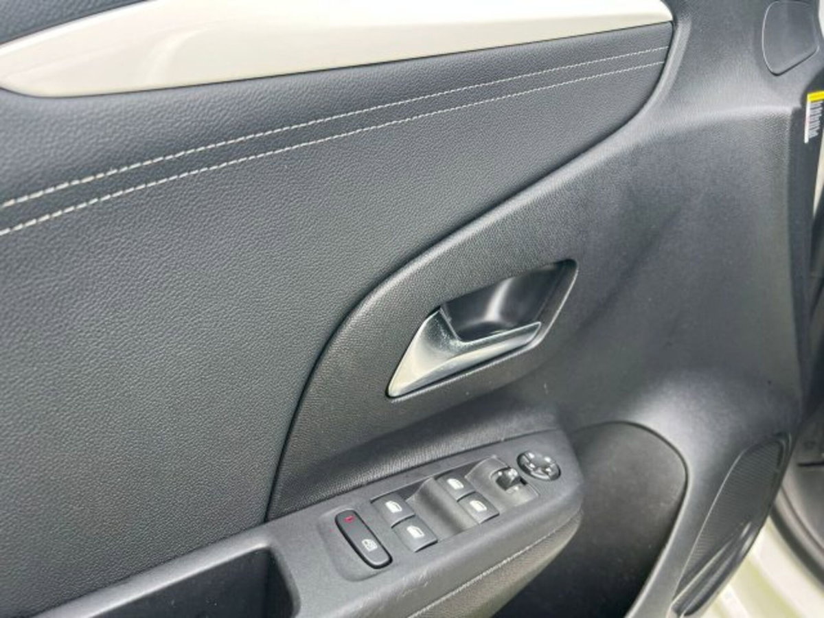 Opel Corsa 1.2 hybrid GS 100cv dct6 (7)