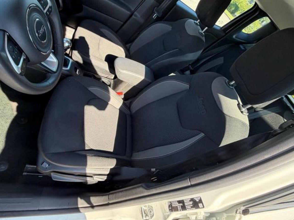 Jeep Renegade 1.6 Mjt 130 CV Limited (15)