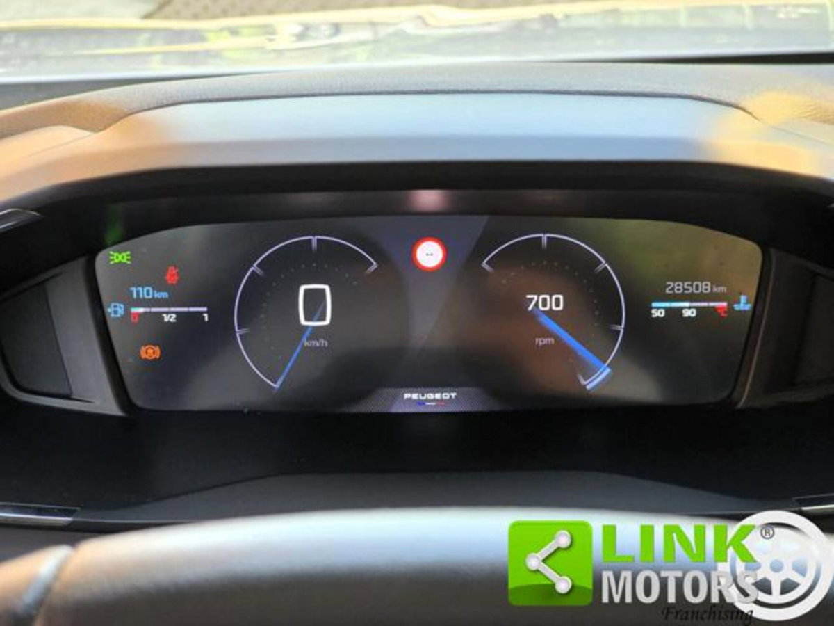 Peugeot 2008 1.2 puretech Allure s&s 100cv (13)