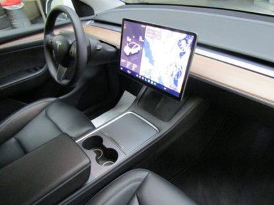 Tesla Model Y Long Range Dual Motor awd (16)