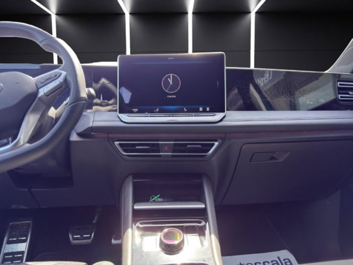 Volkswagen Tiguan 2.0 tdi R-Line 150cv dsg (15)