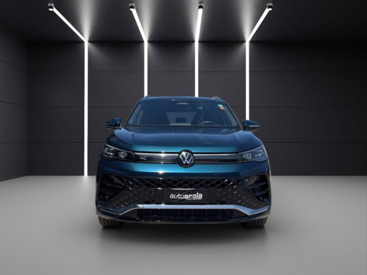 Volkswagen Tiguan 2.0 tdi R-Line 150cv dsg (8)