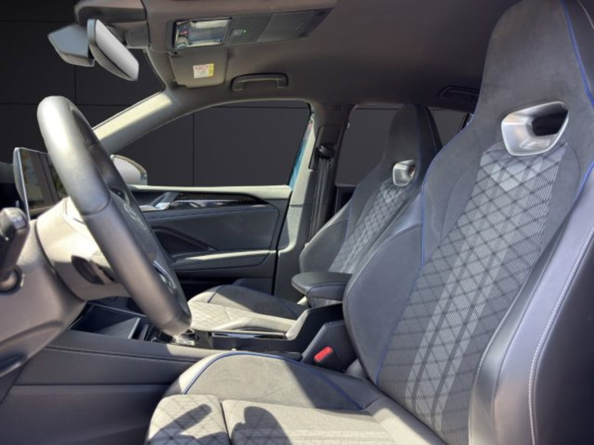 Volkswagen Tiguan 2.0 tdi R-Line 150cv dsg (9)