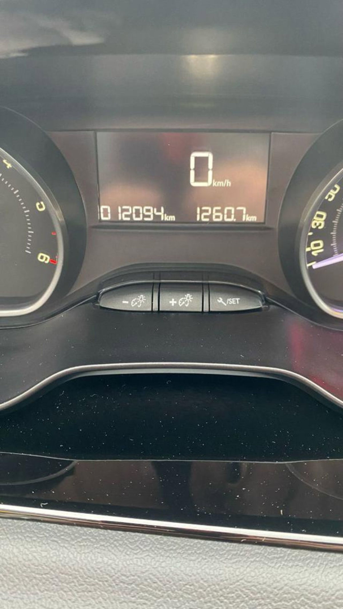 Peugeot 208 100 S&S 5 porte Signature (5)