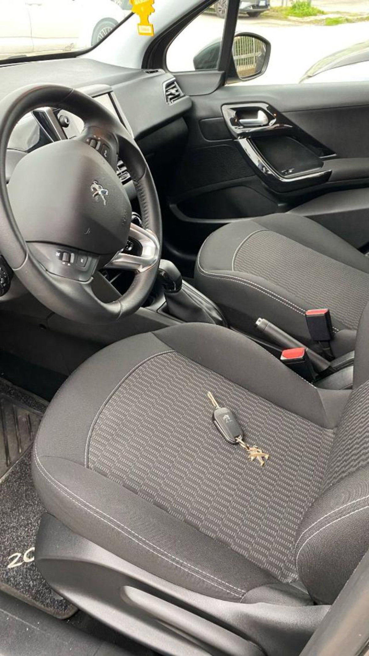 Peugeot 208 100 S&S 5 porte Signature (6)