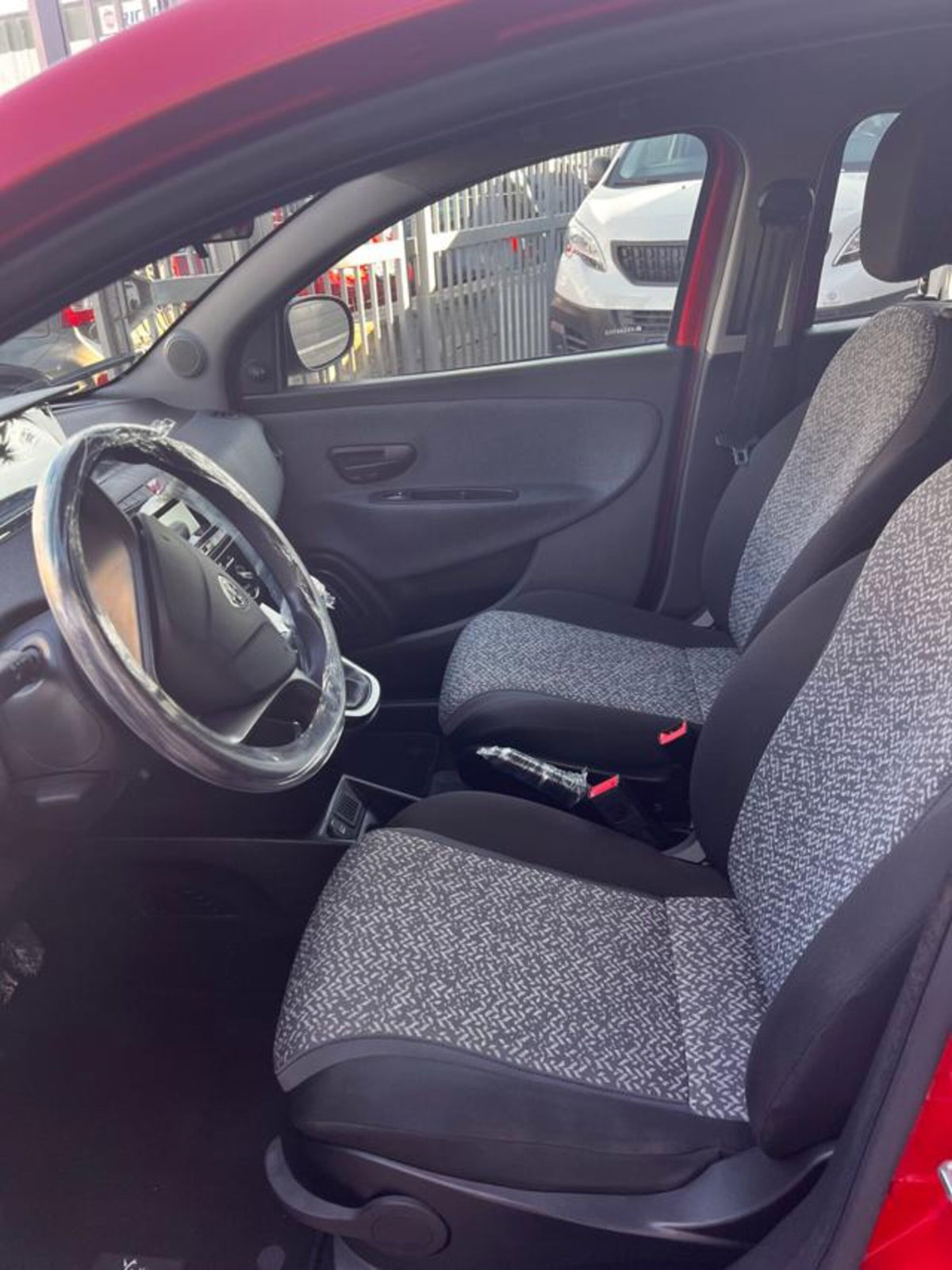 Lancia Ypsilon 0.9 TwinAir 5 porte Metano Ecochic Elefantino Blu (4)