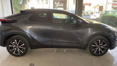 Toyota Toyota C-HR 1.8 hv Lounge fwd e-cvt (2)