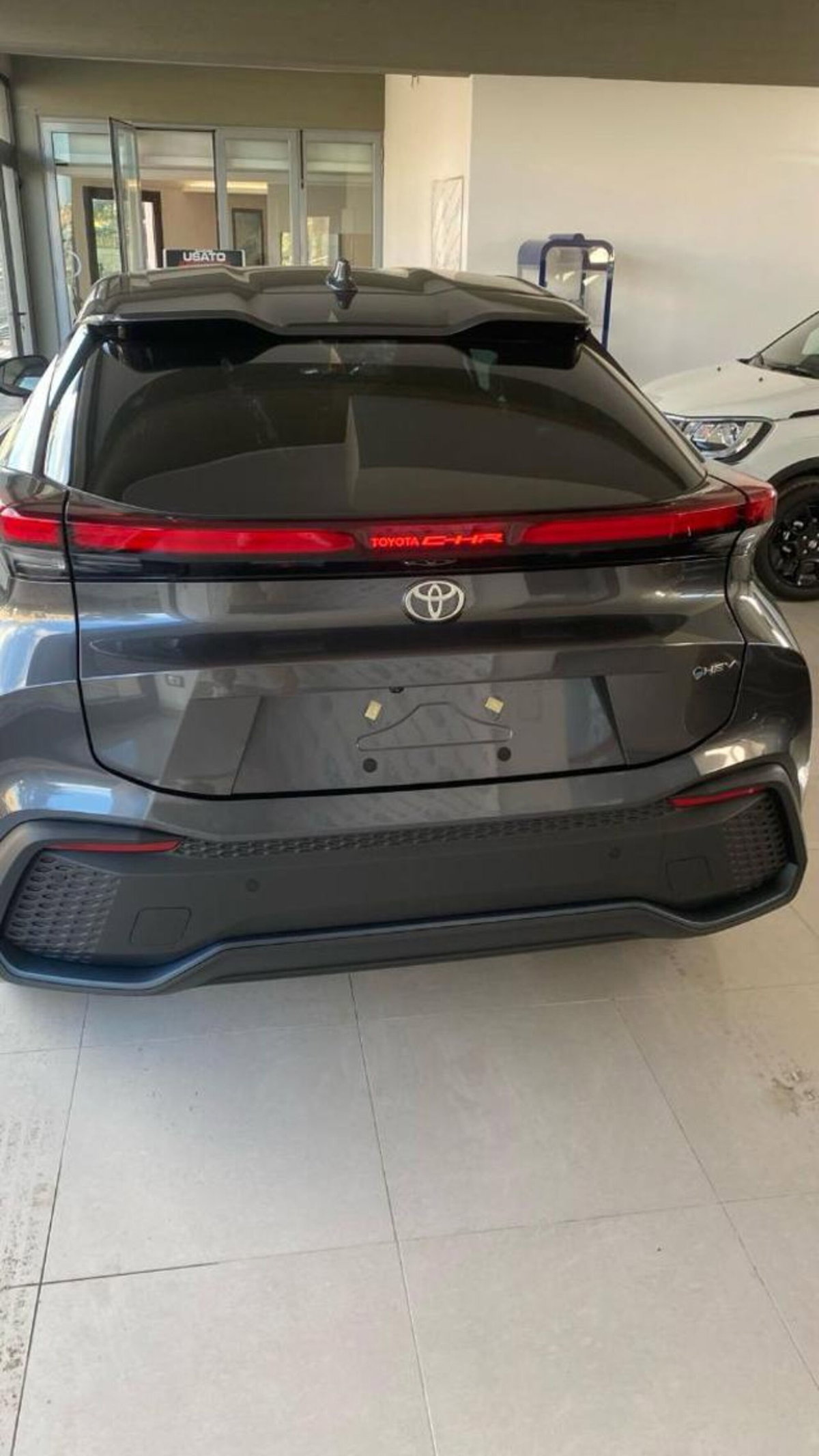 Toyota Toyota C-HR 1.8 hv Lounge fwd e-cvt (4)