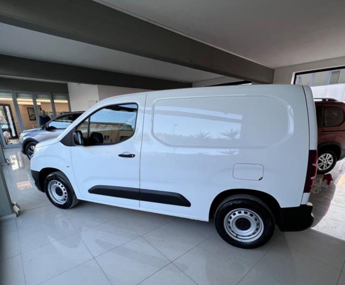 Toyota Proace City City 1.2 110 CV S&S PC 4p. Active (3)