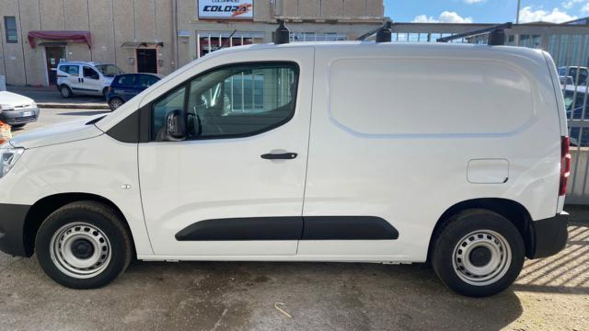 Opel Combo Furgone Cargo 1.5 Diesel 100CV PC 1000kg Edition (2)