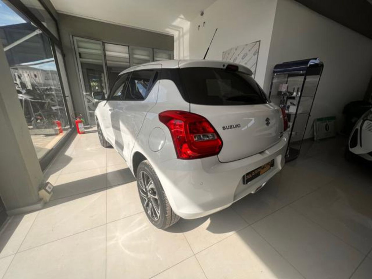 Suzuki Swift 1.2h Top 2wd cvt (2)