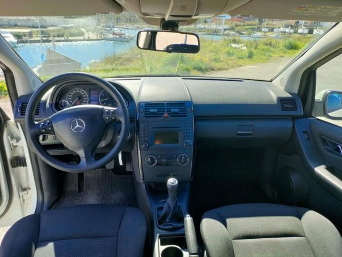 Mercedes-Benz Classe A 160 BlueEFFICIENCY Coupé Premium (5)