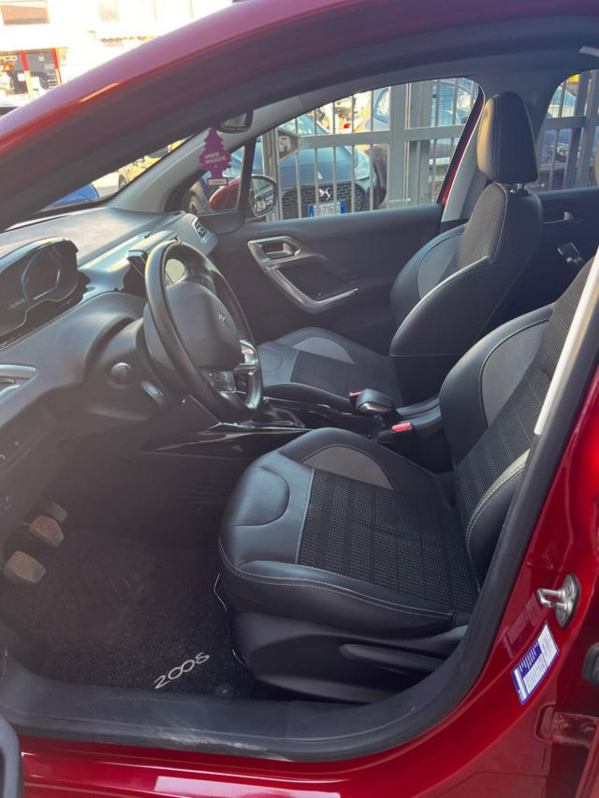 Peugeot 2008 PureTech 130 S&S Allure (8)