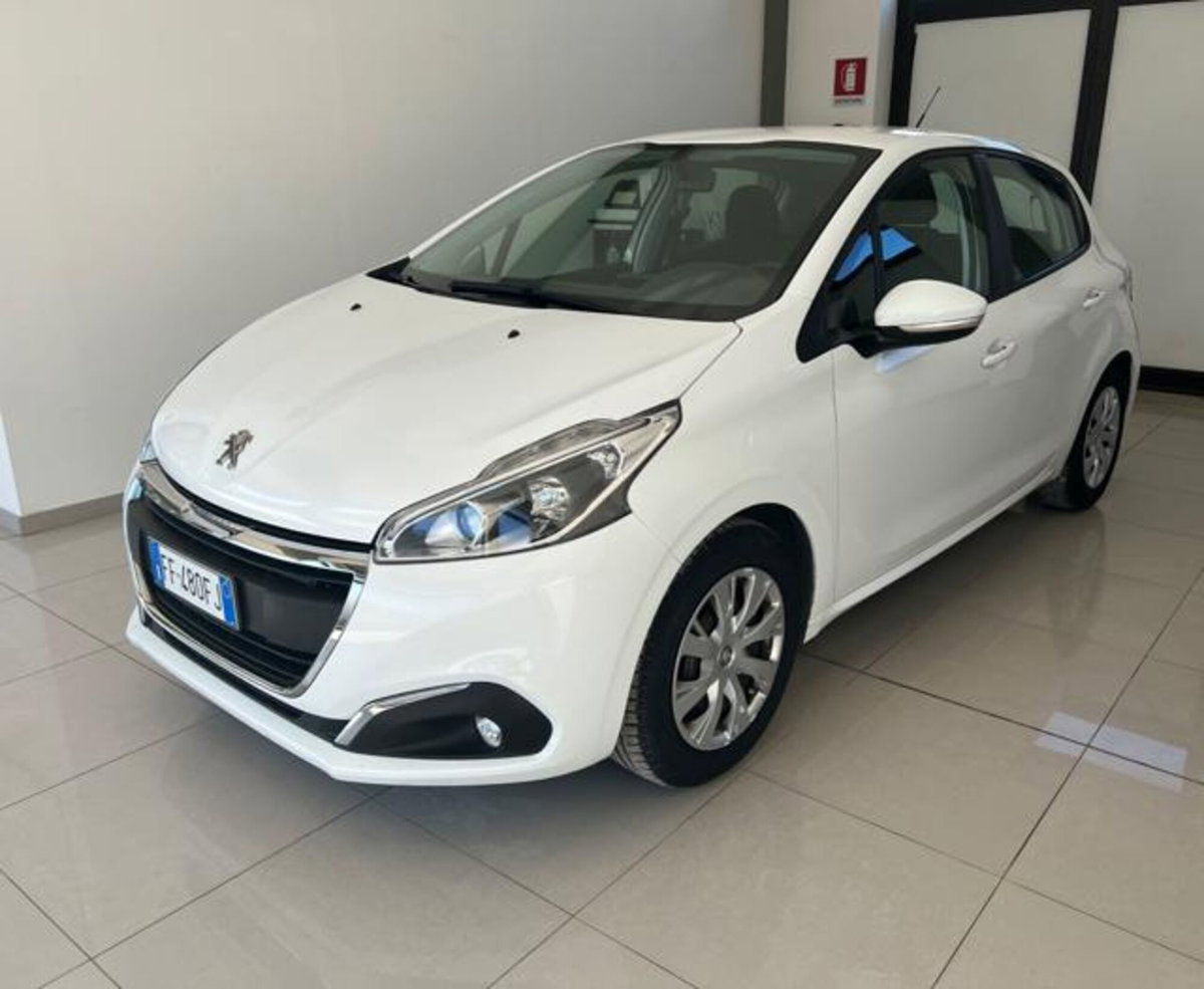 Peugeot 208 68 5 porte Active (2)