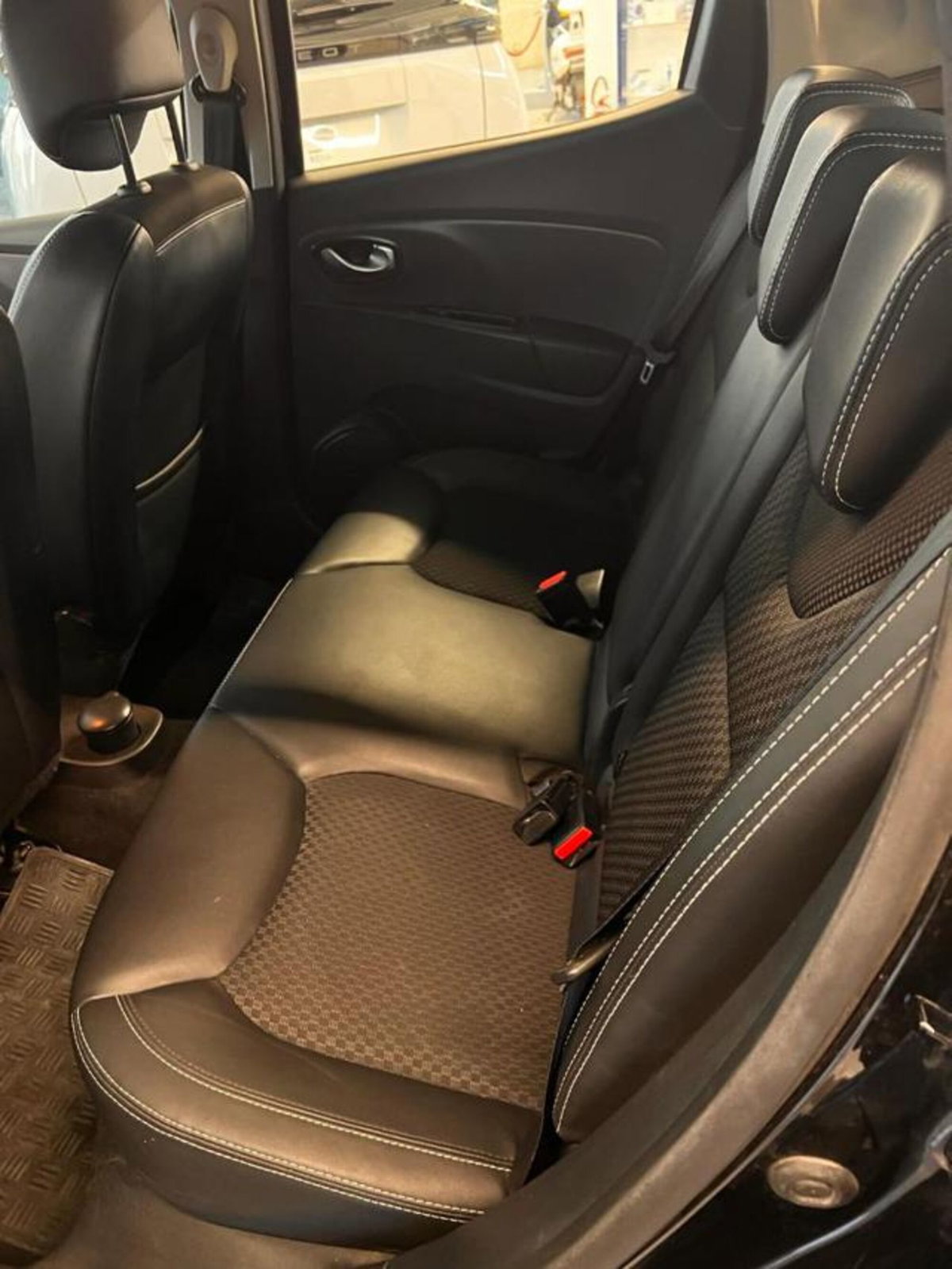 Renault Clio dCi 8V 90 CV 5 porte Business (6)
