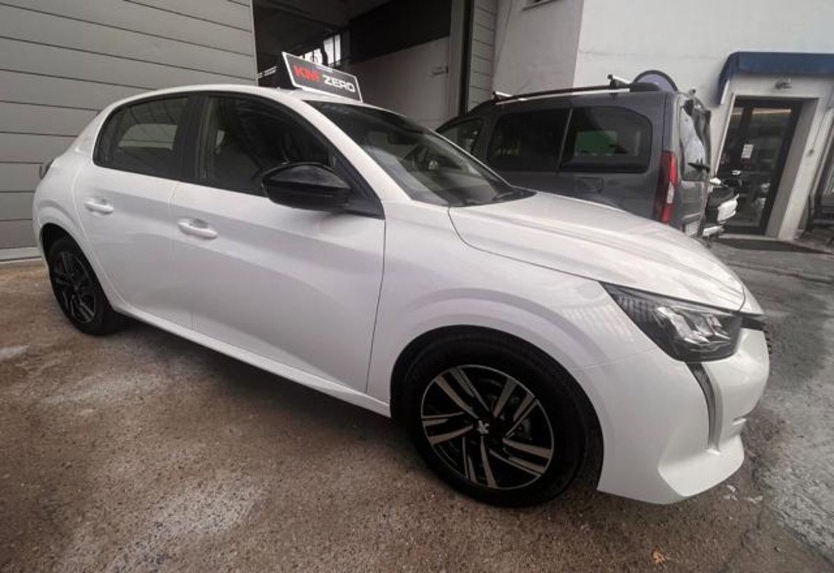 Peugeot 208 1.2 puretech Active s&s 75cv (3)