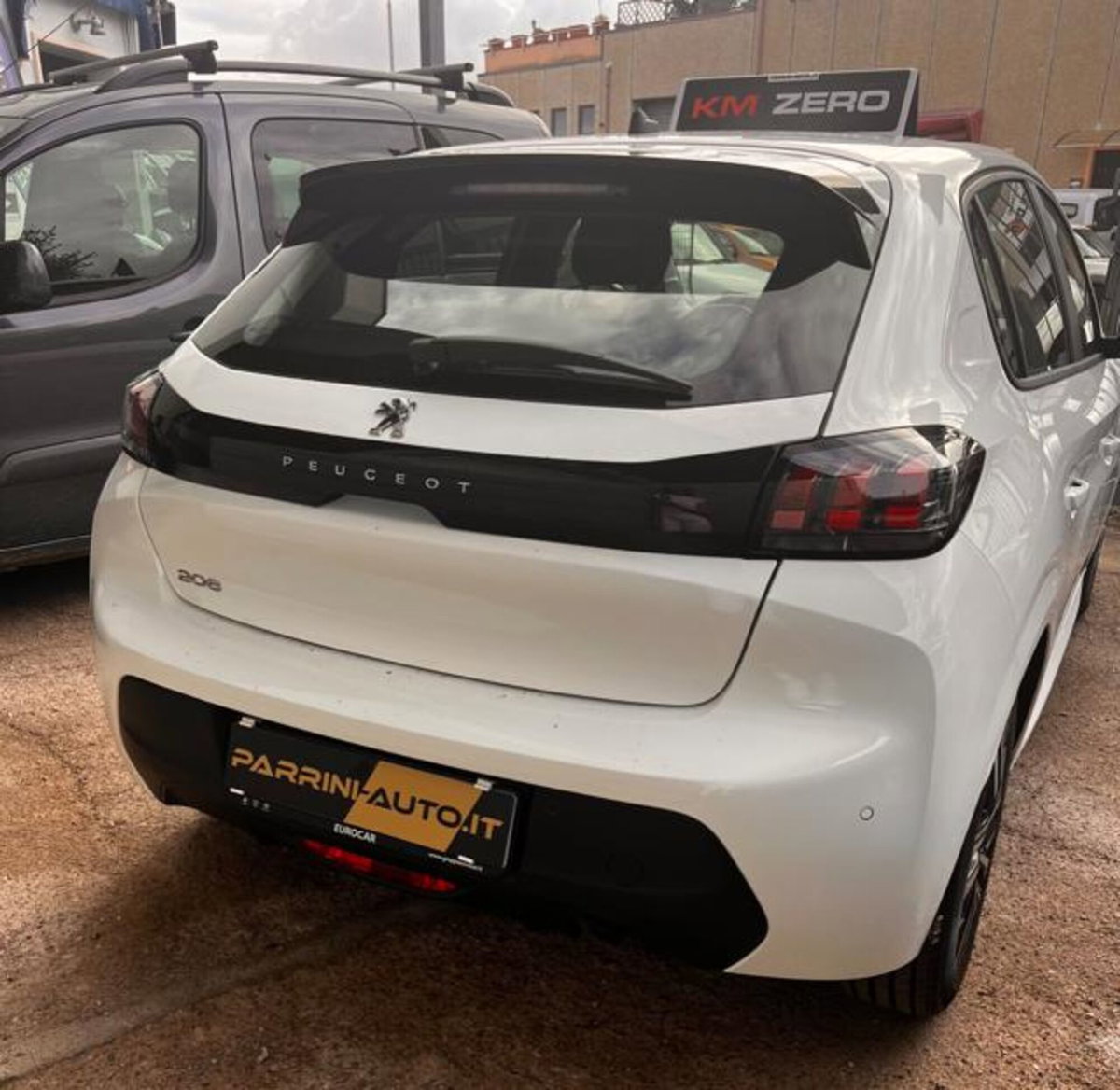 Peugeot 208 1.2 puretech Active s&s 75cv (4)