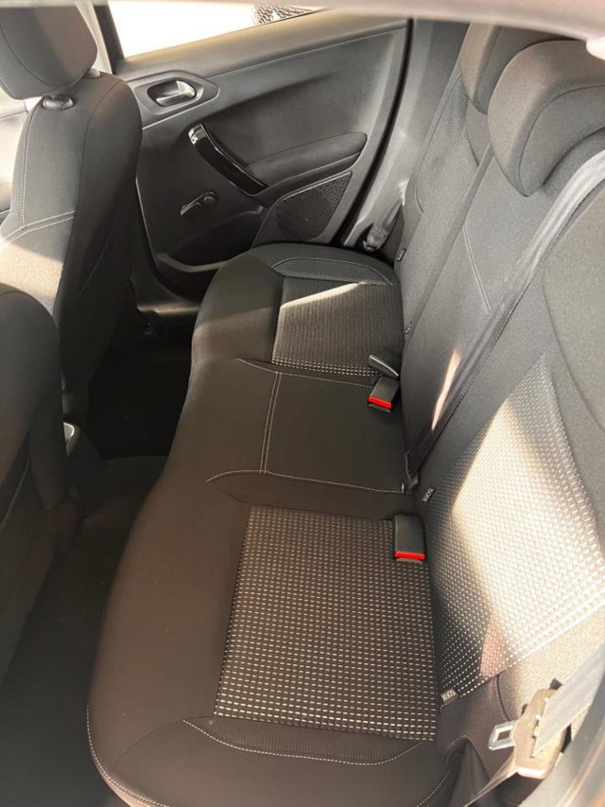 Peugeot 208 Turbo 110 S&S 3 porte Allure (8)