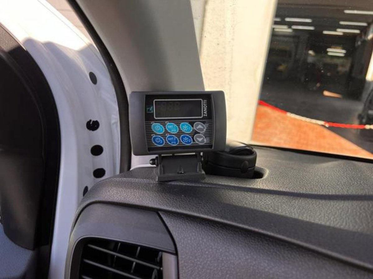 Peugeot Expert Furgone BlueHDi 150 S&S PL-SL-TN Furgone Premium Long (13)