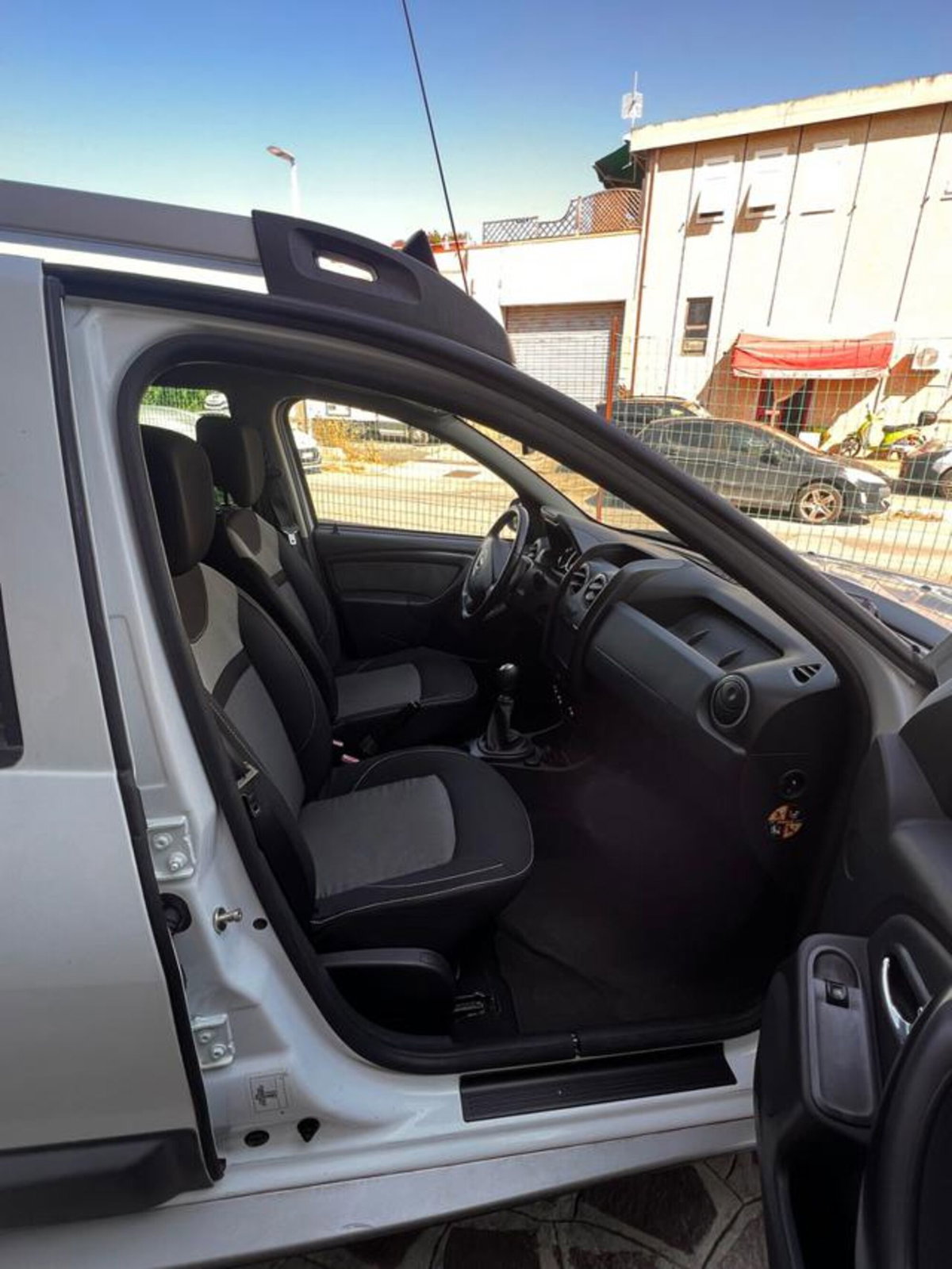 Dacia Duster 1.5 dCi 110CV Start&Stop 4x2 Ambiance (4)