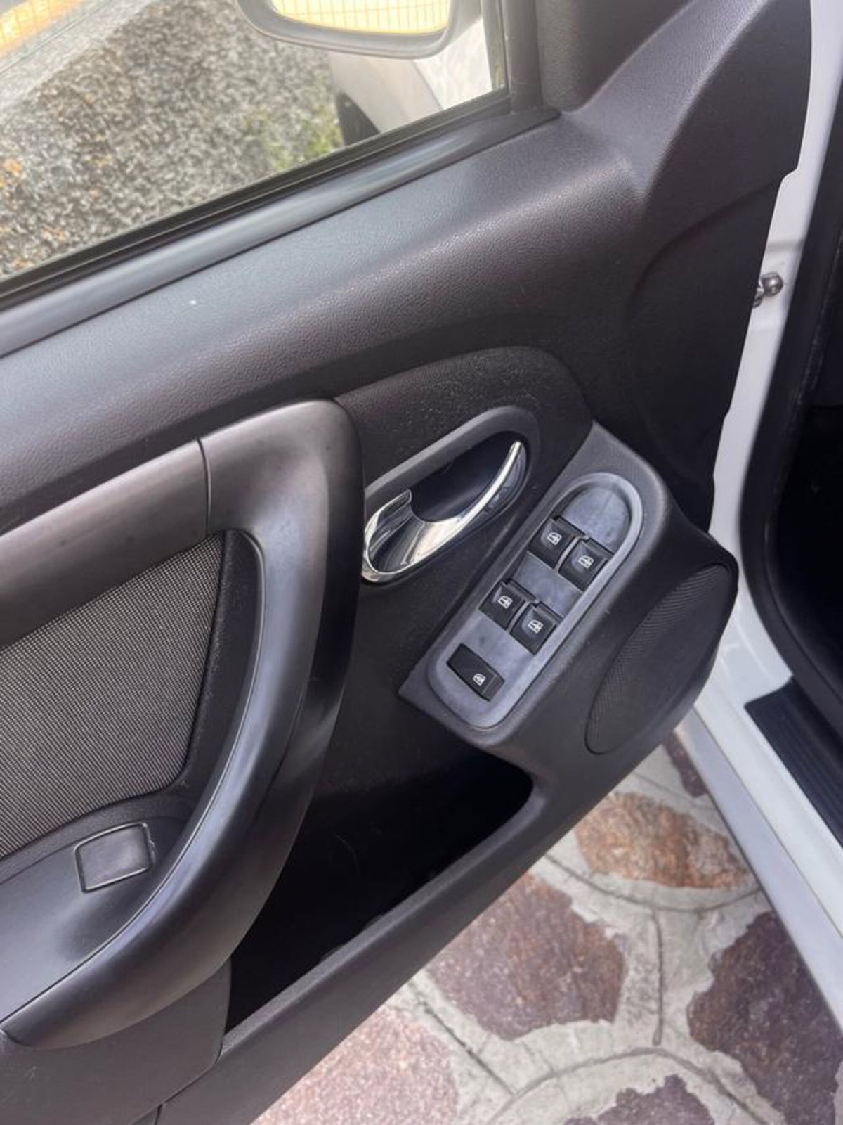 Dacia Duster 1.5 dCi 110CV Start&Stop 4x2 Ambiance (8)