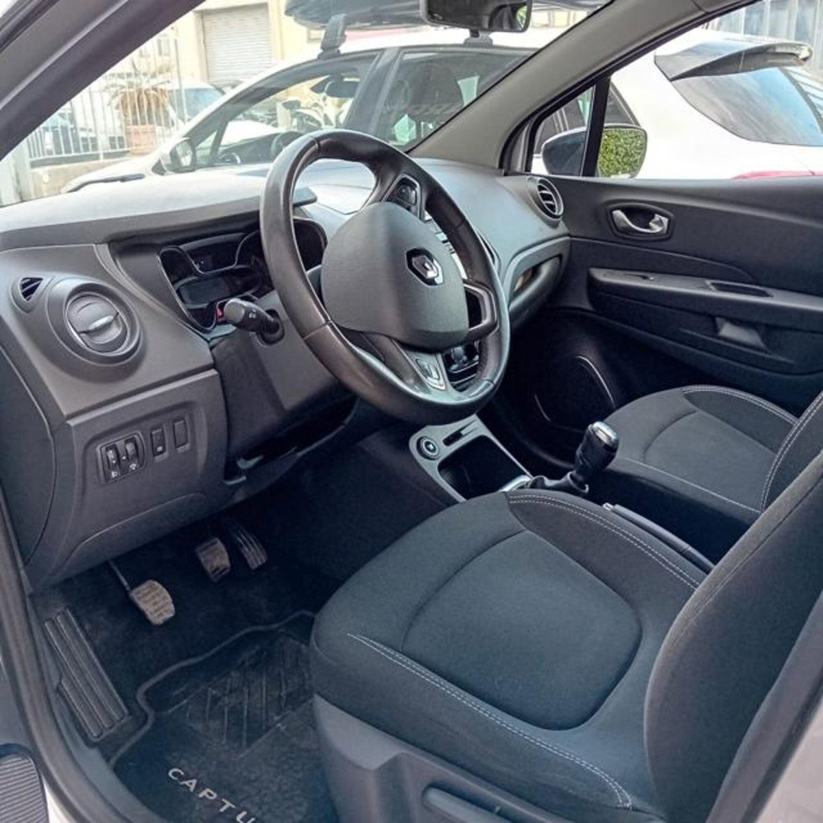 Renault Captur dCi 8V 90 CV Life (6)