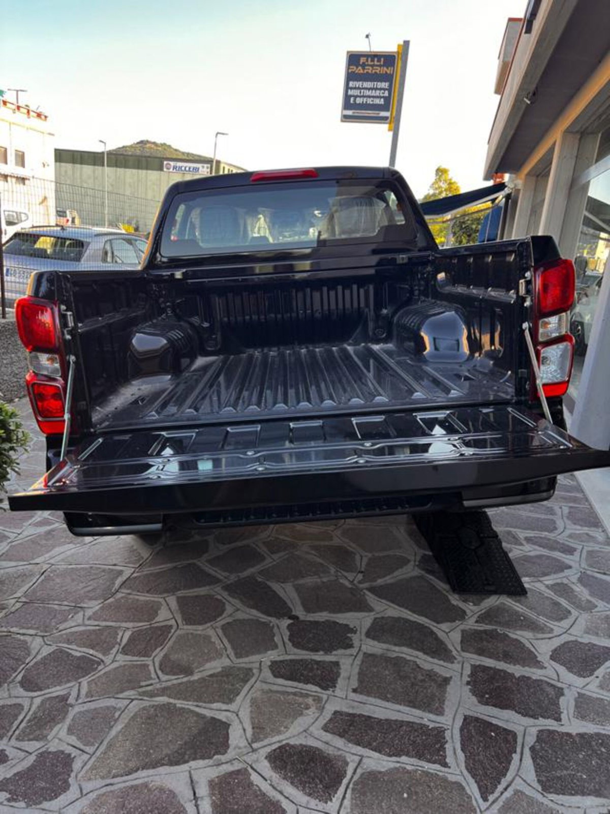 Isuzu D-Max Pick-up 1.9 crew N60 Nitro Sport 4x4 auto (6)