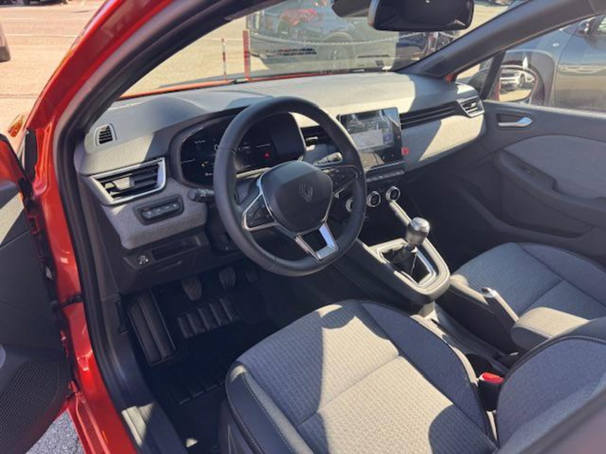 Renault Clio 1.0 tce Techno Gpl 100cv (10)