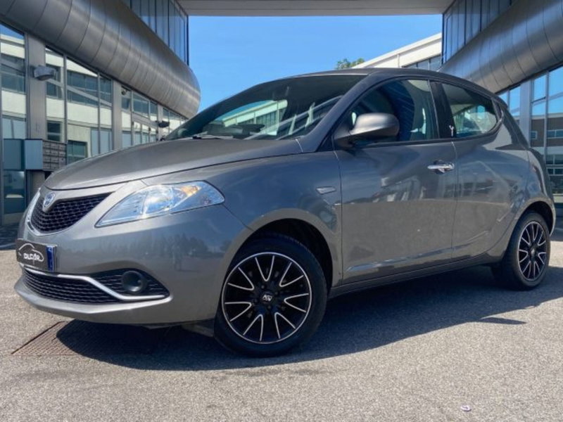 Lancia Ypsilon 1.2 69 CV 5 porte Silver