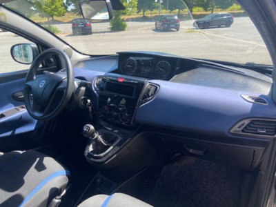 Lancia Ypsilon 1.2 69 CV 5 porte Silver (13)