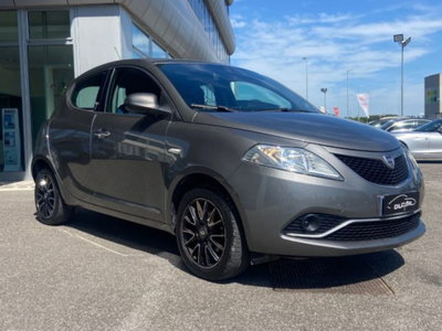 Lancia Ypsilon 1.2 69 CV 5 porte Silver (2)