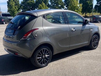 Lancia Ypsilon 1.2 69 CV 5 porte Silver (5)