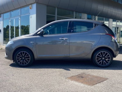 Lancia Ypsilon 1.2 69 CV 5 porte Silver (8)