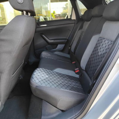 Volkswagen Polo 1.0 tsi R-Line 95cv (14)