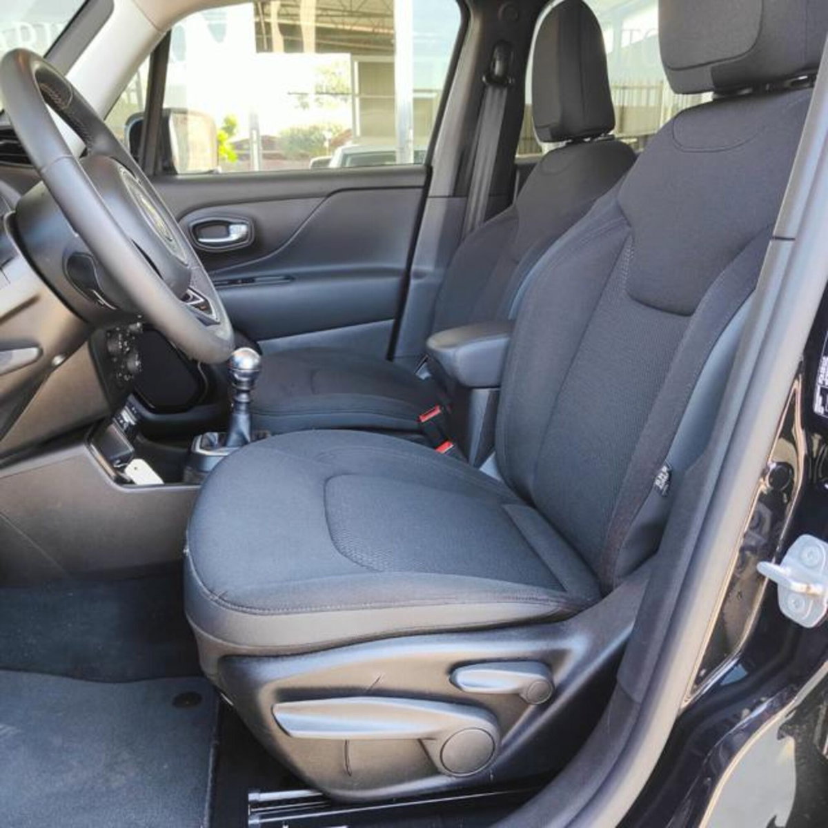 Jeep Renegade 1.6 Mjt 130 CV S (10)