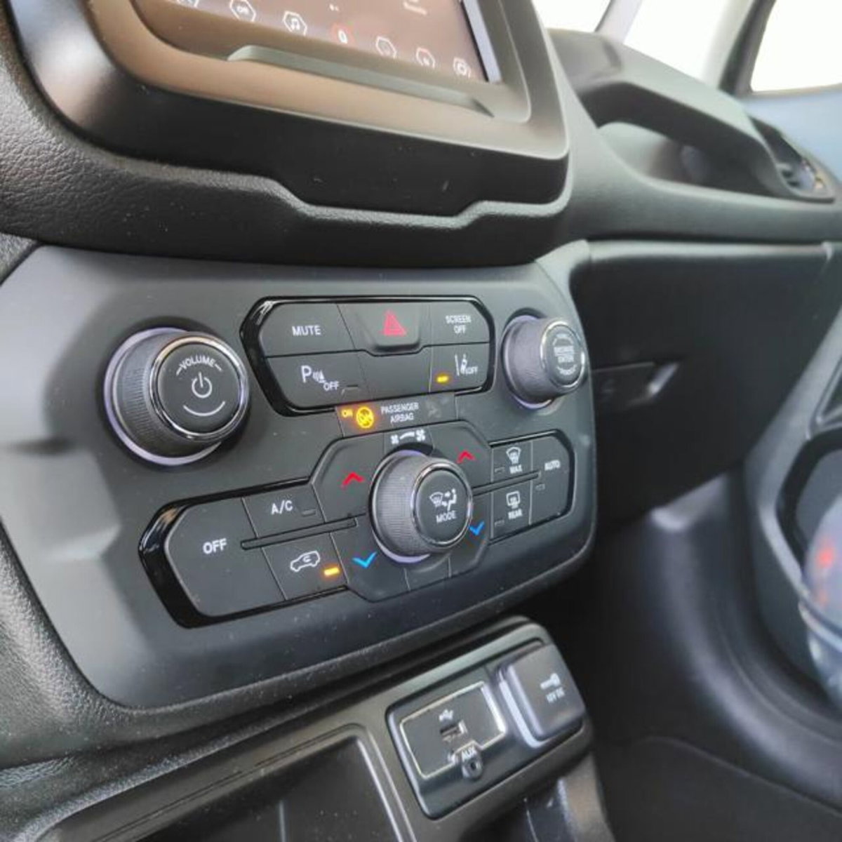 Jeep Renegade 1.6 Mjt 130 CV S (11)