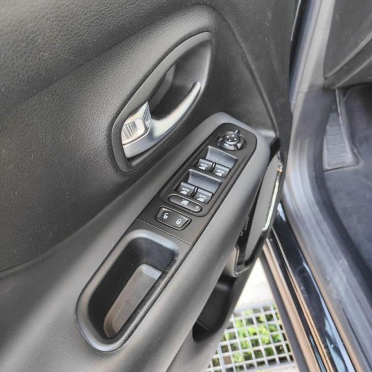 Jeep Renegade 1.6 Mjt 130 CV S (19)