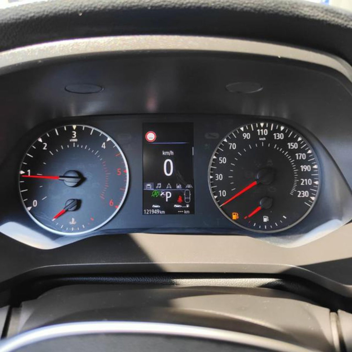 Renault Captur Blue dCi 115 CV EDC Business (20)