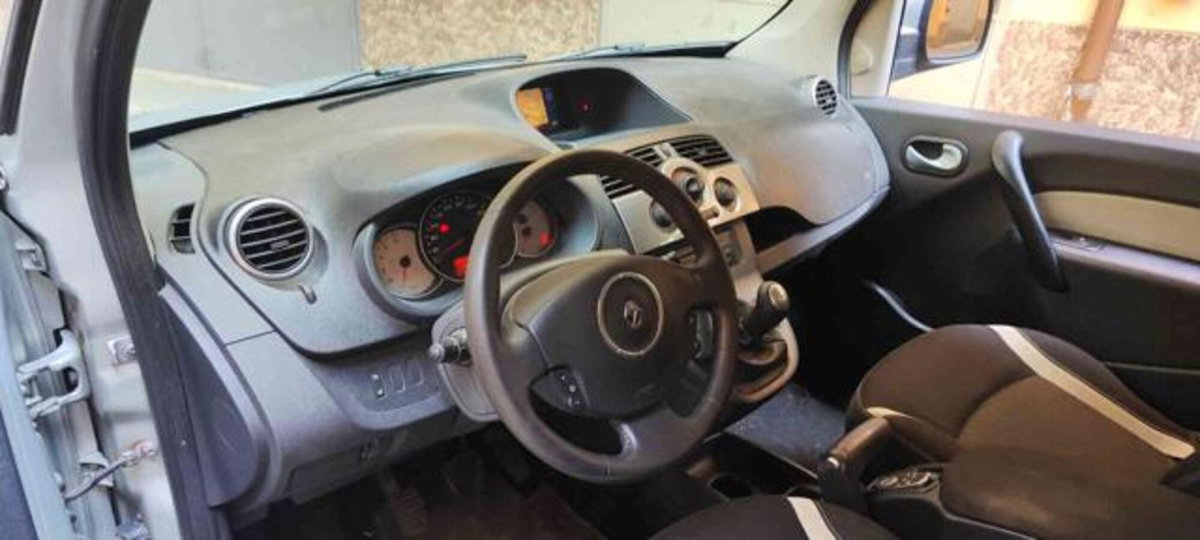 Renault Kangoo 1.5 dCi 90CV F.AP. 5 porte Attractive (12)