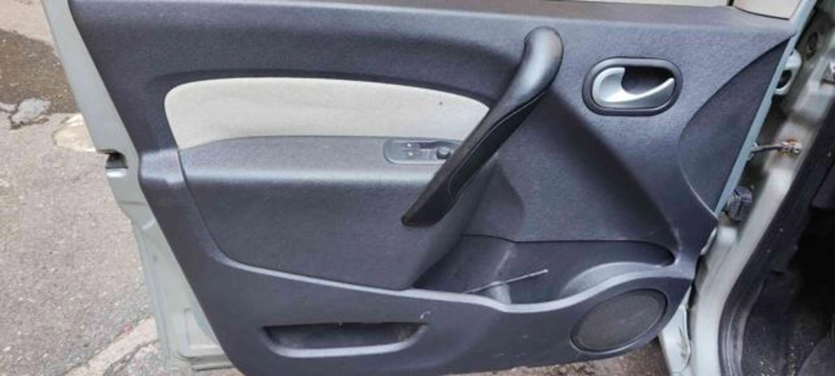 Renault Kangoo 1.5 dCi 90CV F.AP. 5 porte Attractive (13)