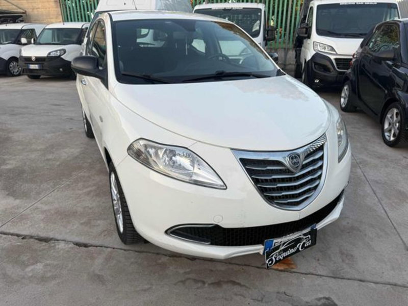 Lancia Ypsilon 0.9 TwinAir 85 CV 5 porte Metano Ecochic Gold