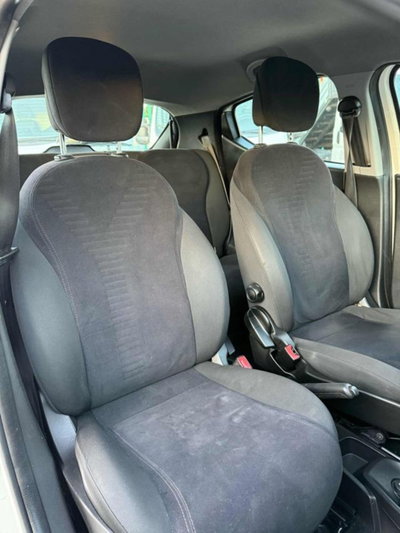 Lancia Ypsilon 0.9 TwinAir 85 CV 5 porte Metano Ecochic Gold (11)