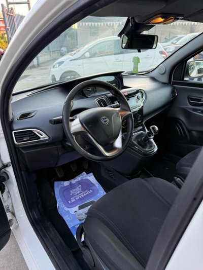 Lancia Ypsilon 0.9 TwinAir 85 CV 5 porte Metano Ecochic Gold (14)