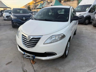Lancia Ypsilon 0.9 TwinAir 85 CV 5 porte Metano Ecochic Gold (2)