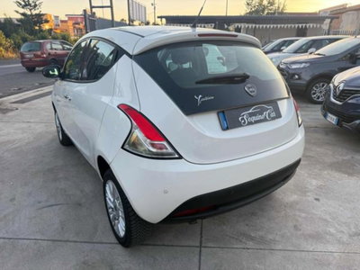 Lancia Ypsilon 0.9 TwinAir 85 CV 5 porte Metano Ecochic Gold (3)