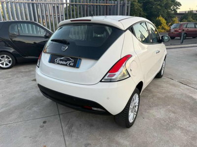 Lancia Ypsilon 0.9 TwinAir 85 CV 5 porte Metano Ecochic Gold (4)