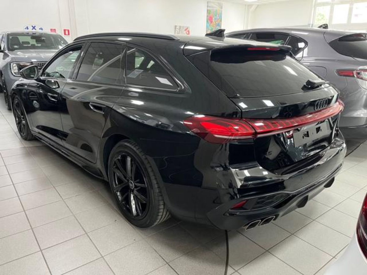 Audi A5 Avant 2.0 tdi mhev+ S line edition 204cv s-tronic (3)