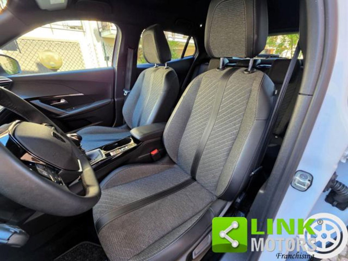Peugeot 2008 1.2 puretech Allure s&s 100cv (4)